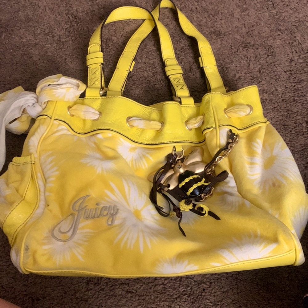 Yellow bumble bee juicy purse ♡︎